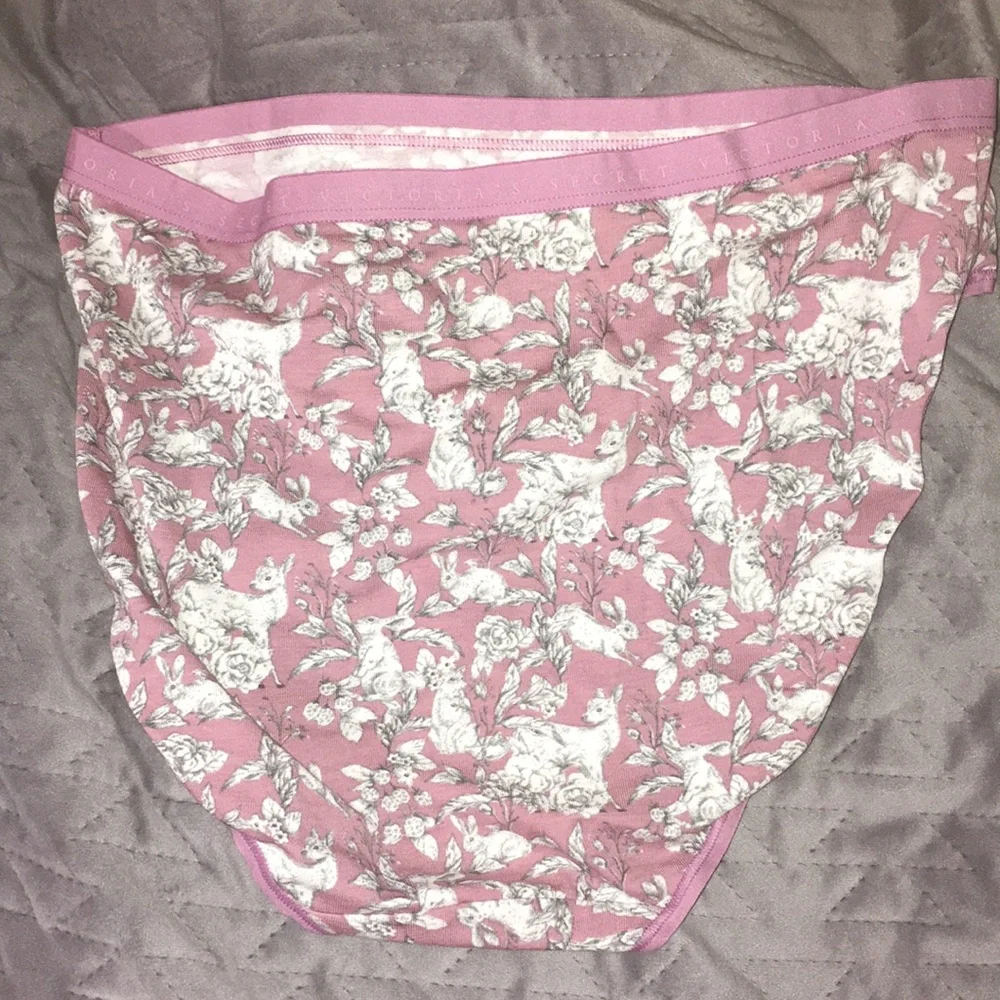 Victoria’s Secret Floral Patterned mauve and White Briefs - Picture 5 of 8